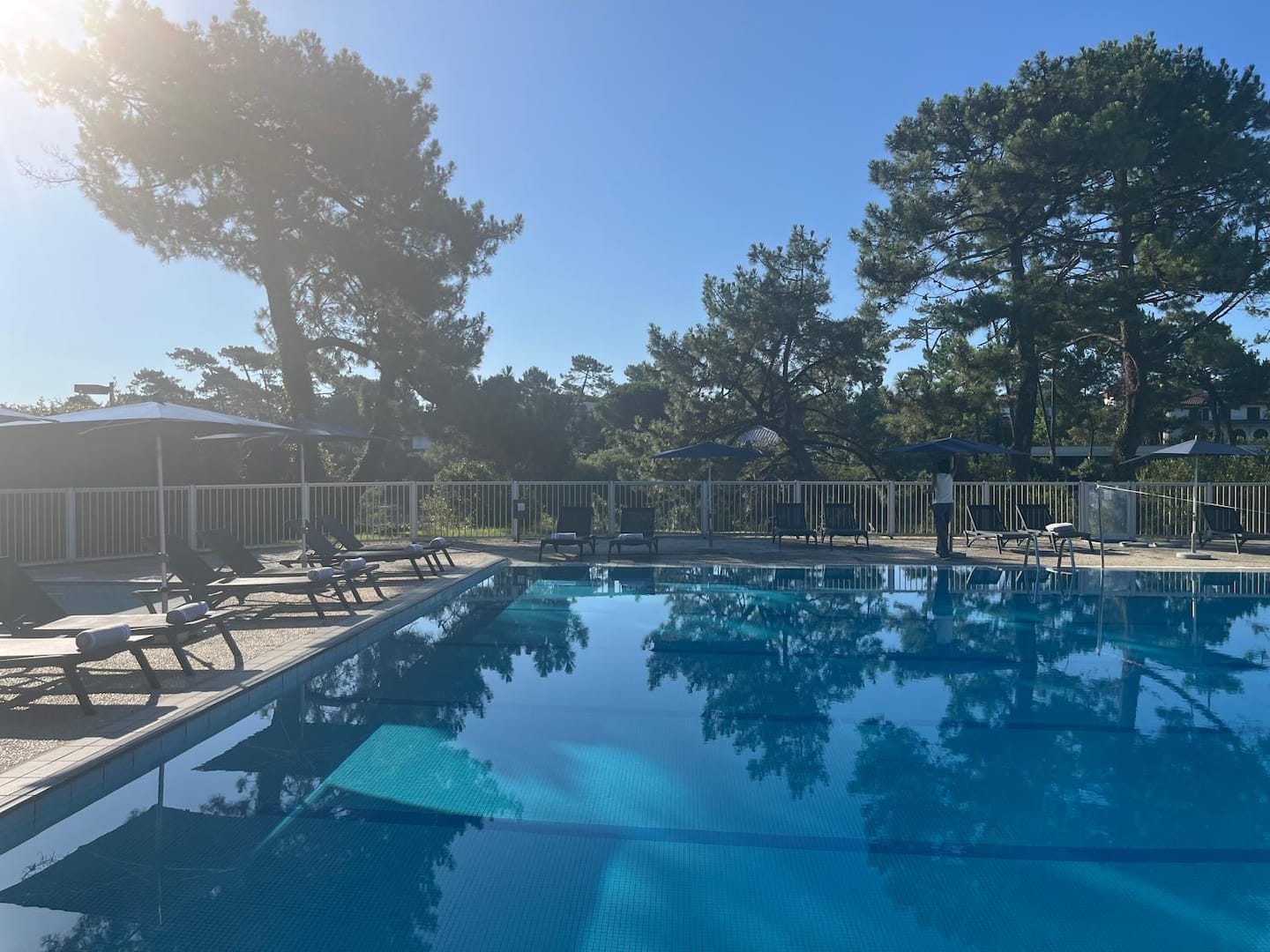 Piscine de la résidence au cœur du domaine de Chiberta